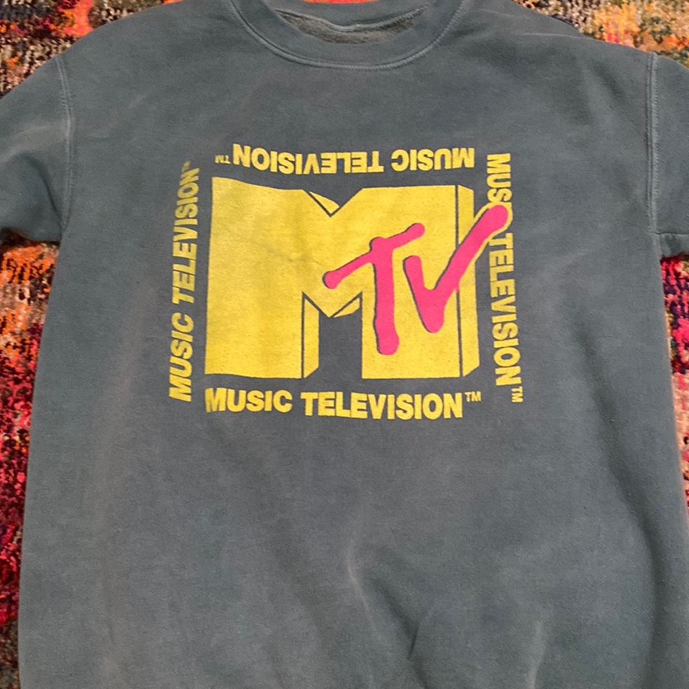 MTV music television T-shirt